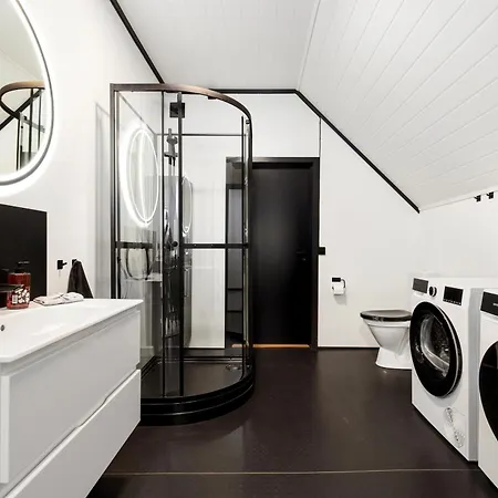 Apartment Modern I I Family & Groups