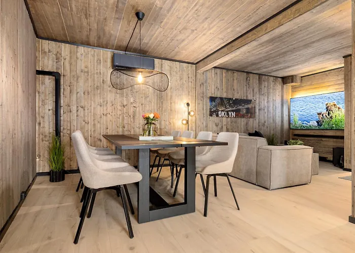 Modern I I Family & Groups *