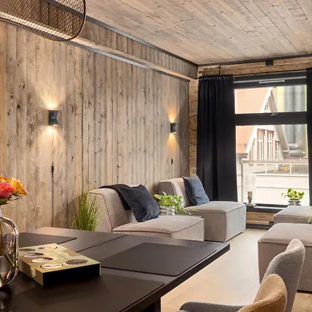 Modern I I Family & Groups