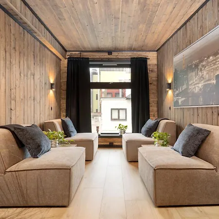 Modern I I Family & Groups